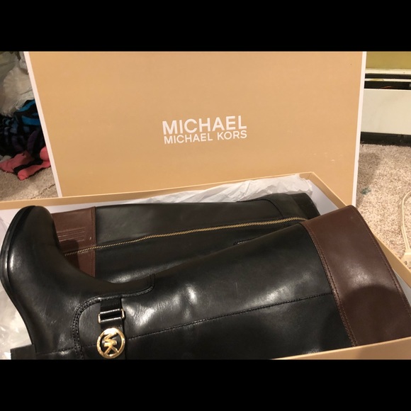 Brand new Michael Kors boots size 6 - Picture 1 of 3